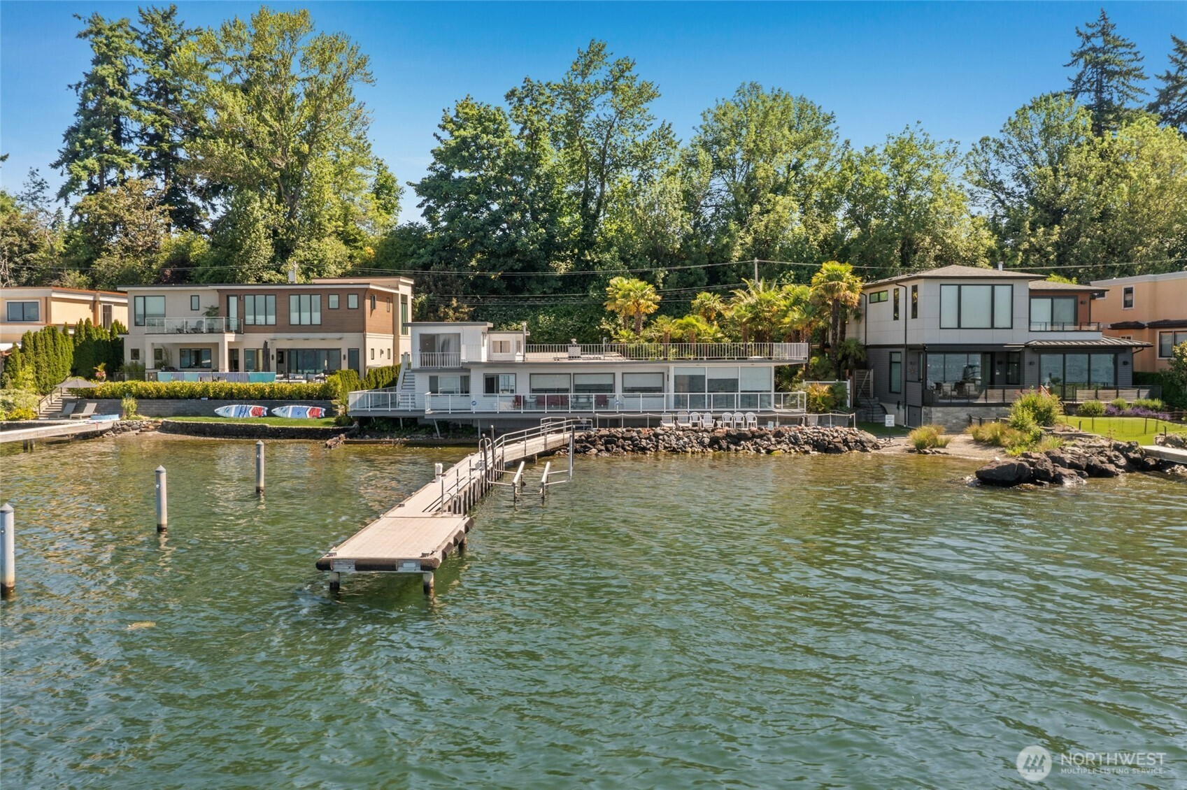 195 Lake Avenue W