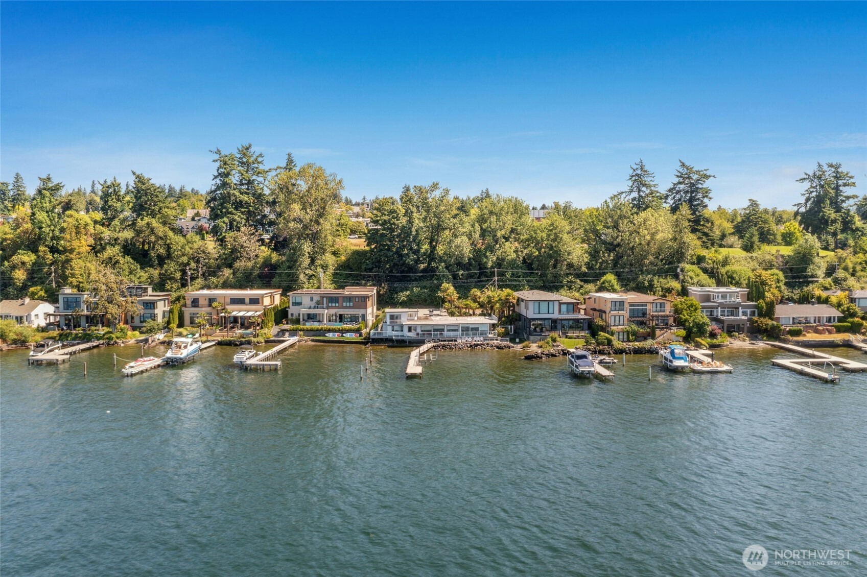 195 Lake Avenue W