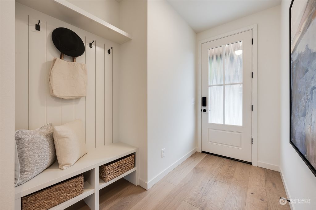 Photo of 11812 NE 75th Lane, Kirkland, WA 98033 (MLS # 2183505)