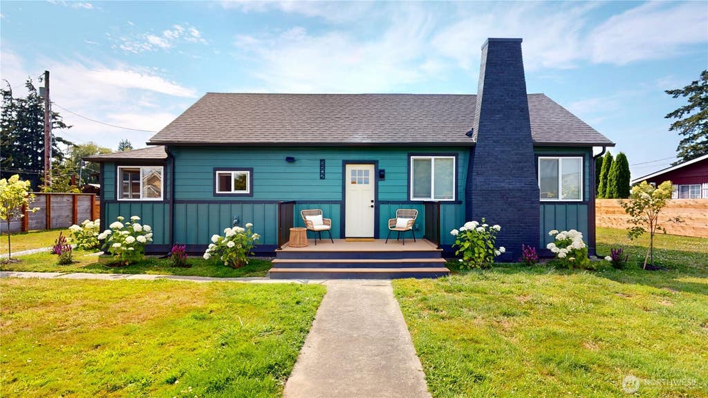 Photo of 5502 Chuckanut DR, Bow, WA 98232 (MLS # 2560435)