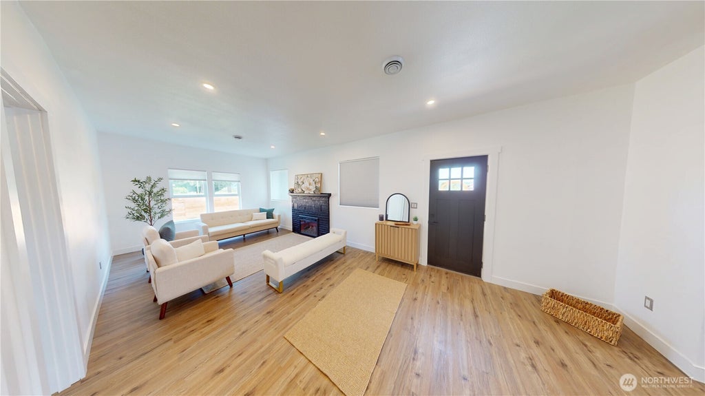 Photo of 5502 Chuckanut DR, Bow, WA 98232 (MLS # 2560435)