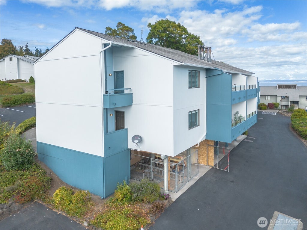 Photo of 20 Hood Way WAY, Port Ludlow, WA 98365 (MLS # 2579437)