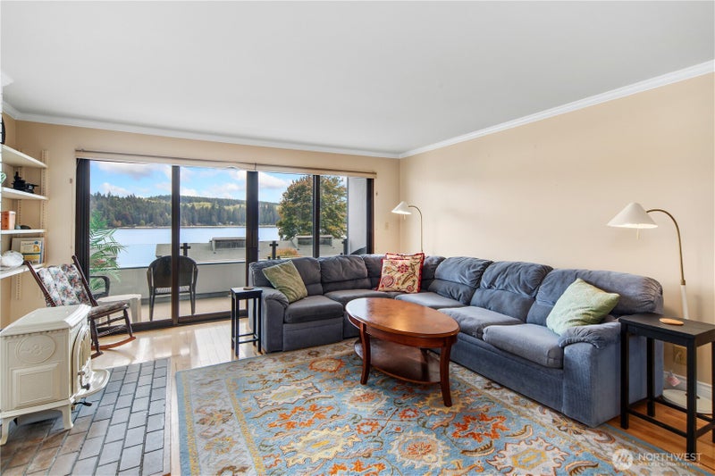 20 Hood Way
