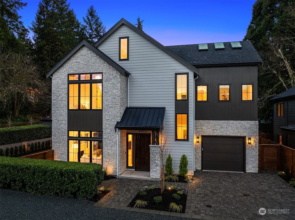 Photo of 2353 NE 91st Street, Seattle, WA 98115 (MLS # 2329333)