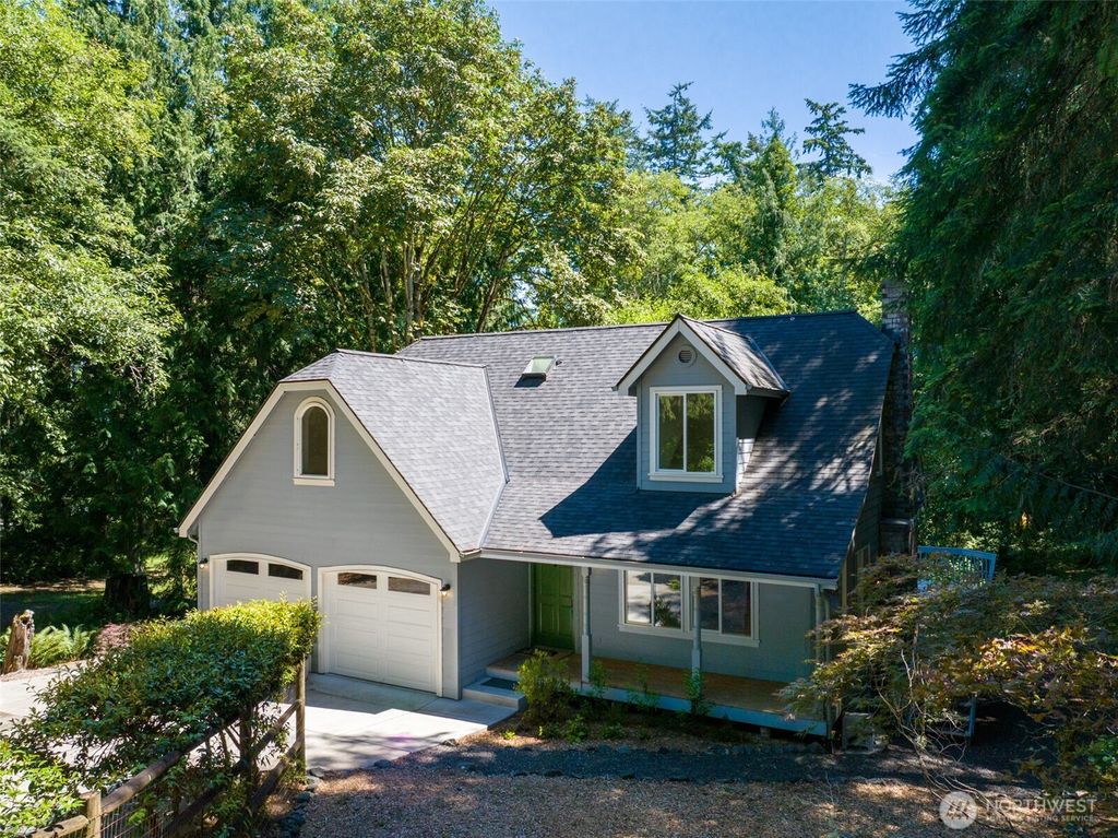 Photo of 10095 NE Knight Road, Bainbridge Island, WA 98110 (MLS # 2548025)