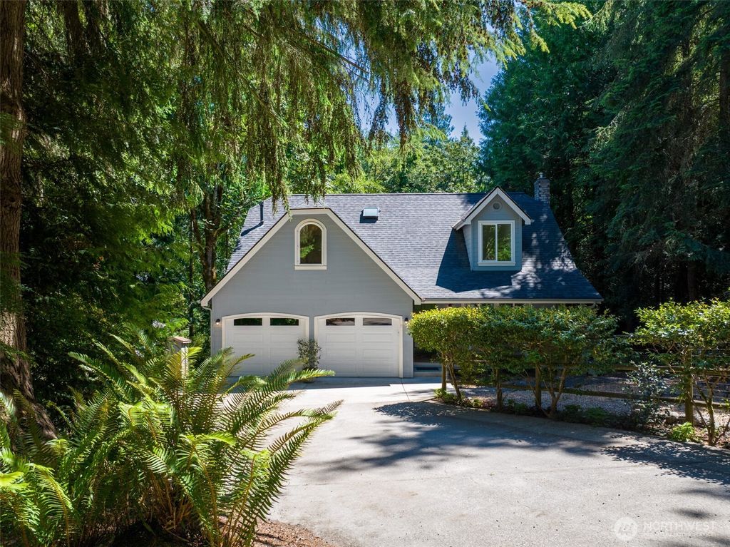 Photo of 10095 NE Knight Road, Bainbridge Island, WA 98110 (MLS # 2548025)