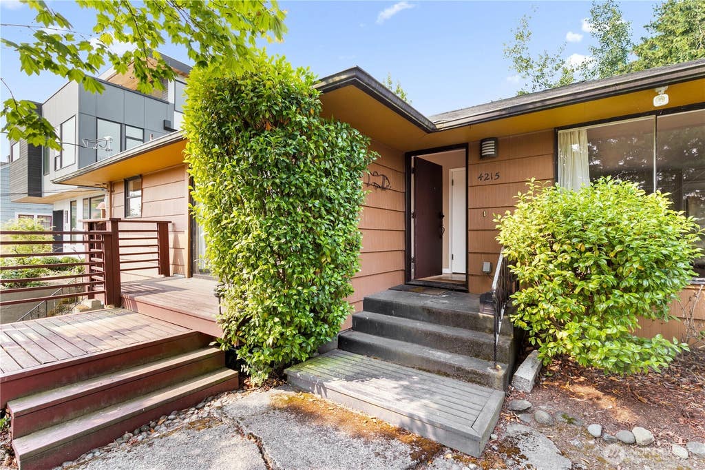 Photo of 4215 51st Avenue S, Seattle, WA 98118 (MLS # 2564506)