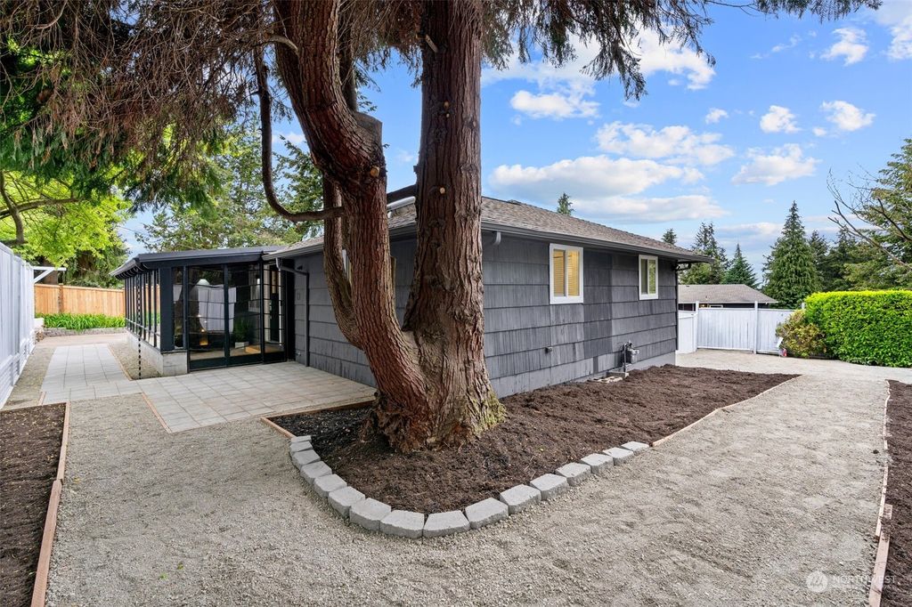 Photo of 7061 NE 155th Pl Pl, Kenmore, WA 98028 (MLS # 2286258)