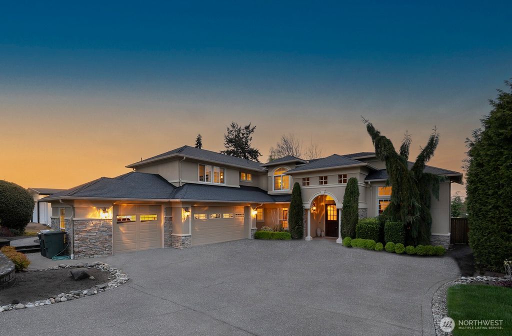 Photo of 941 Glen Street, Edmonds, WA 98020 (MLS # 2511418)