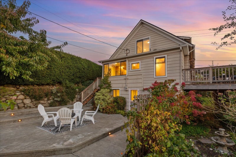 657 Walnut Street