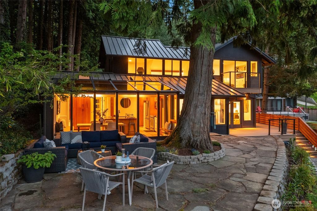 Photo of 3235 E Ames Lake Drive NE, Redmond, WA 98053 (MLS # 2519364)