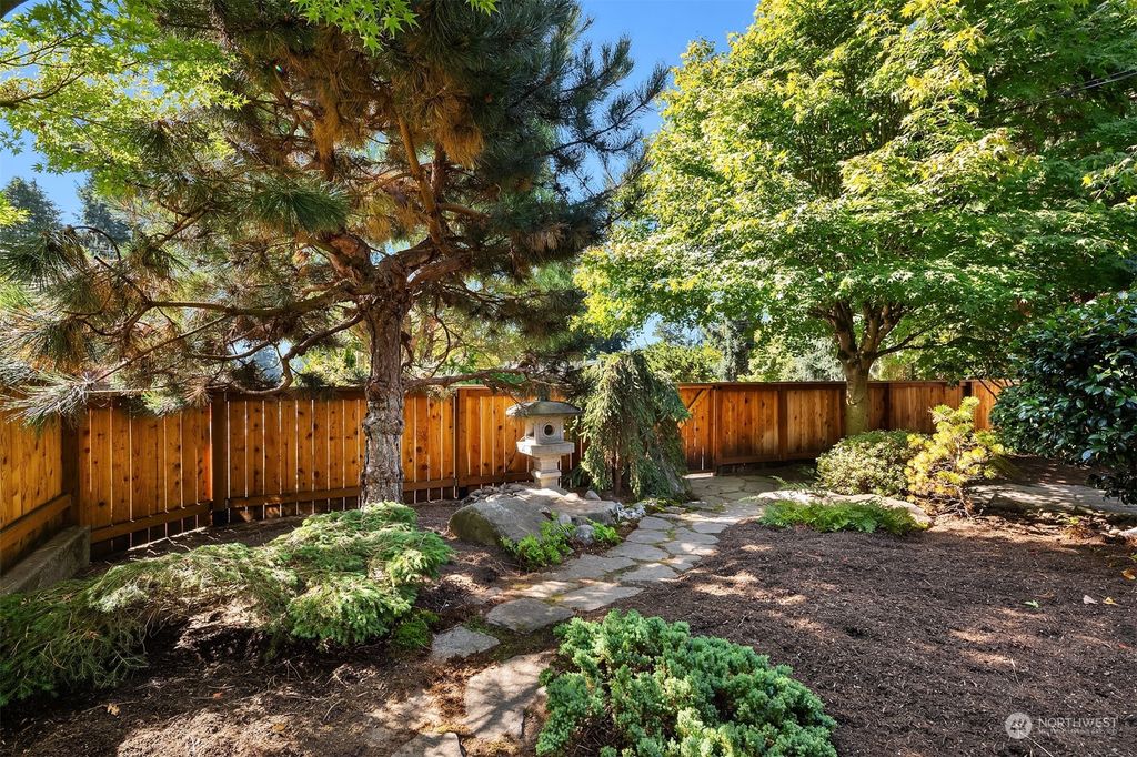 Photo of 3624 NE 117th Street, Seattle, WA 98125 (MLS # 2151949)