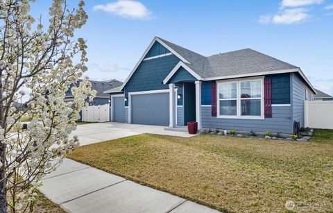Photo of 4705 W Merlin Street, Moses Lake, WA 98837 (MLS # 2503161)