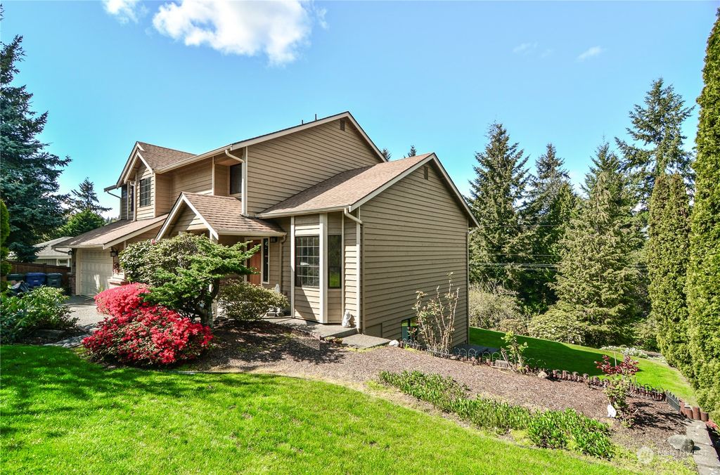 Photo of 6180 NE 195th Court, Kenmore, WA 98028 (MLS # 2225498)