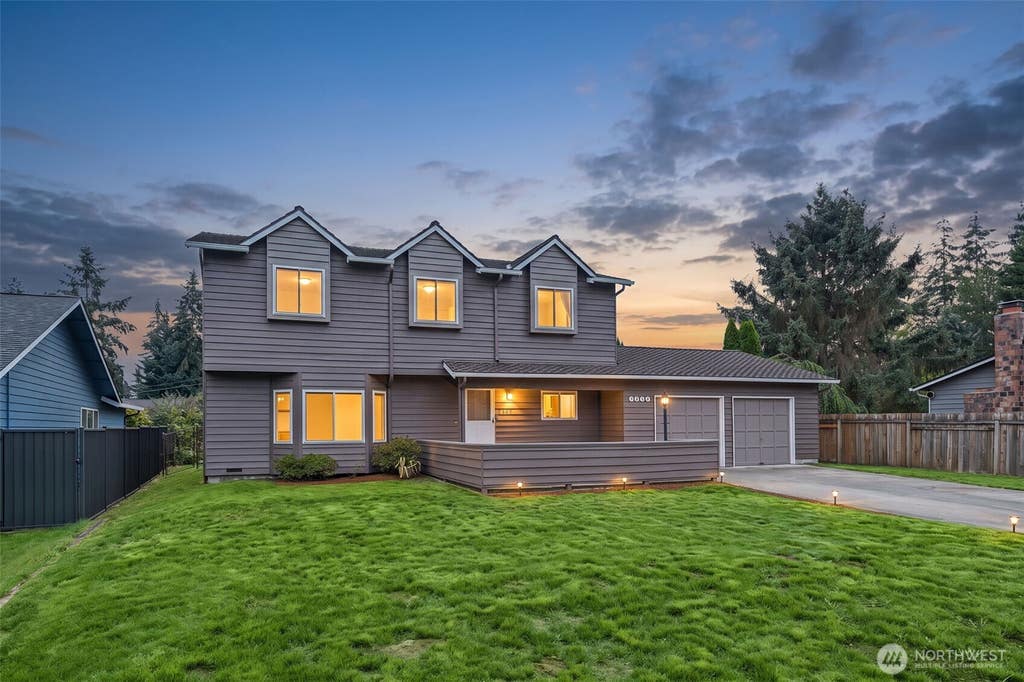 Photo of 2509 NE 23rd Place, Renton, WA 98056 (MLS # 2573755)