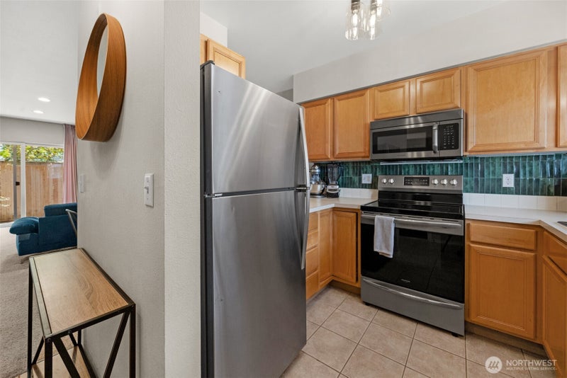 459 Queen Avenue NE 303