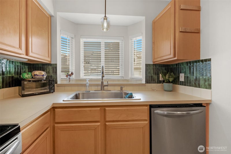 459 Queen Avenue NE 303