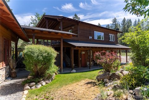 Photo of 130 Sundown Road, Winthrop, WA 98862 (MLS # 2528274)