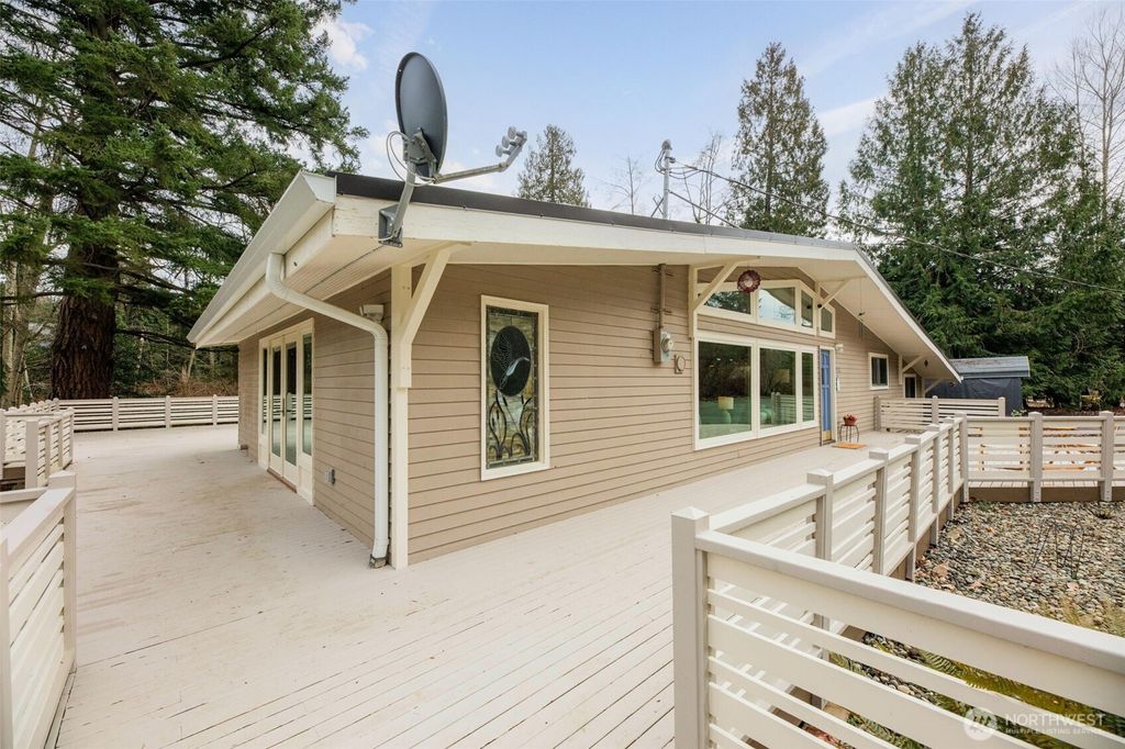 Photo of 15216 23rd Place W, Lynnwood, WA 98087 (MLS # 2477178)