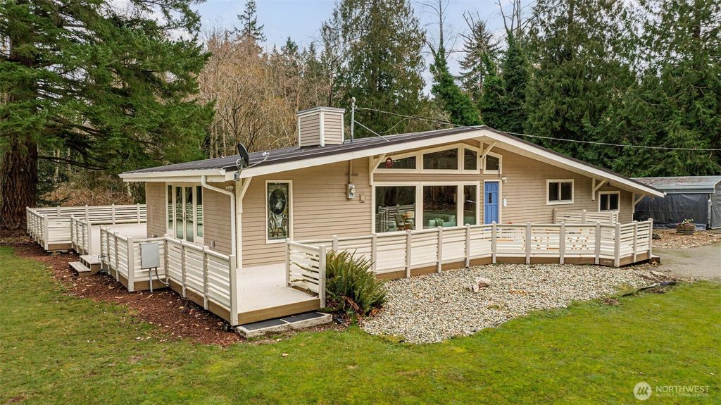 Photo of 15216 23rd Place W, Lynnwood, WA 98087 (MLS # 2477178)