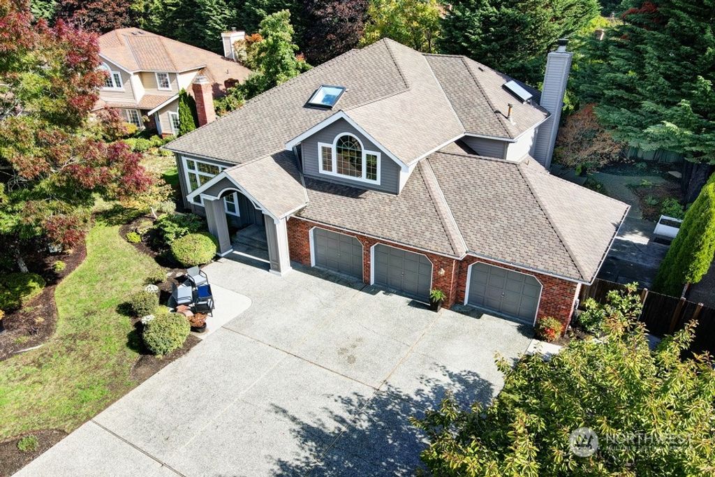 Photo of 2128 221st Place NE, Sammamish, WA 98074 (MLS # 2164826)