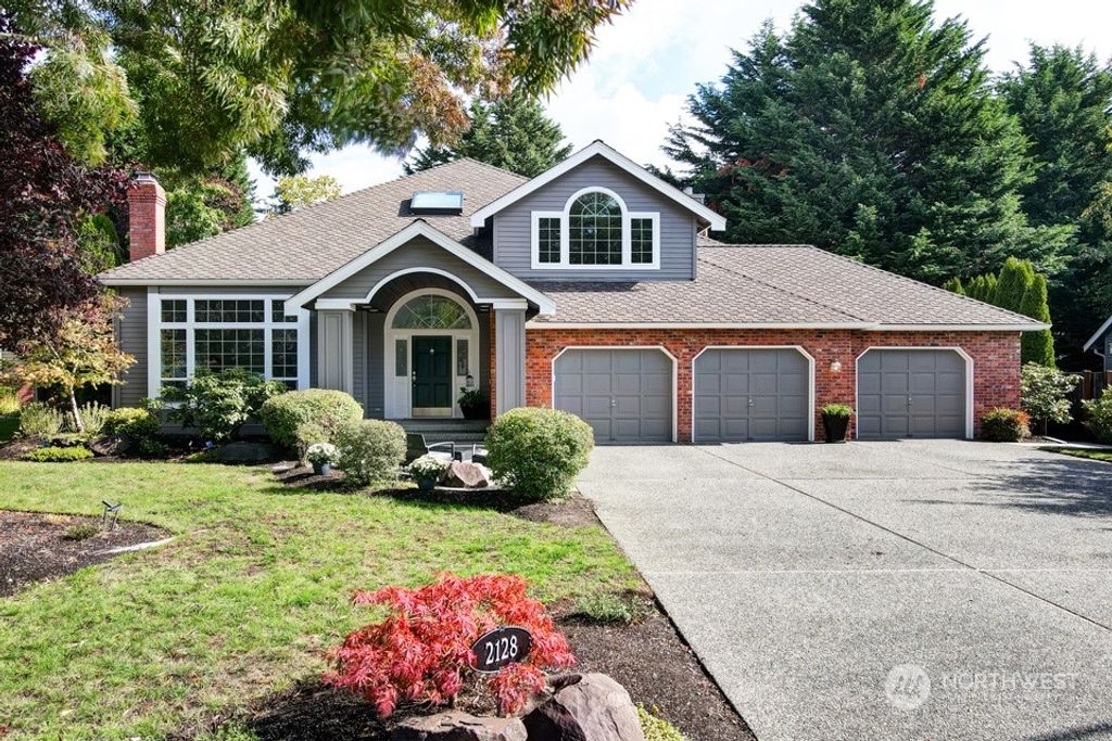 Photo of 2128 221st Place NE, Sammamish, WA 98074 (MLS # 2164826)