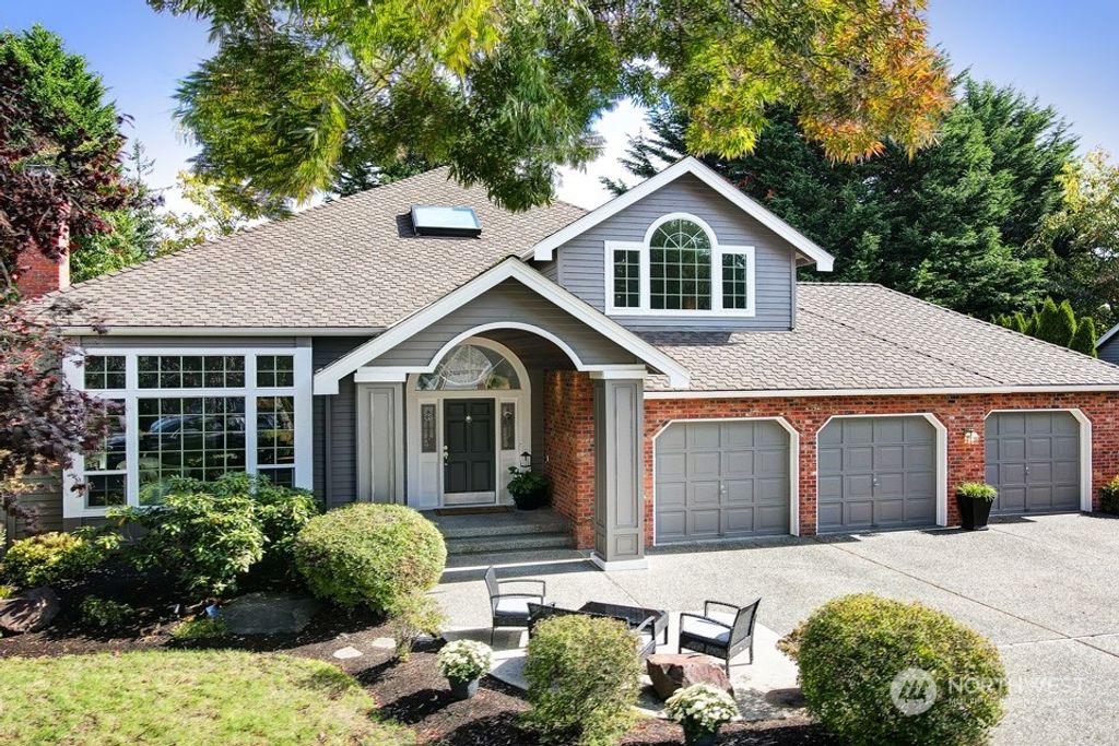 Photo of 2128 221st Place NE, Sammamish, WA 98074 (MLS # 2164826)