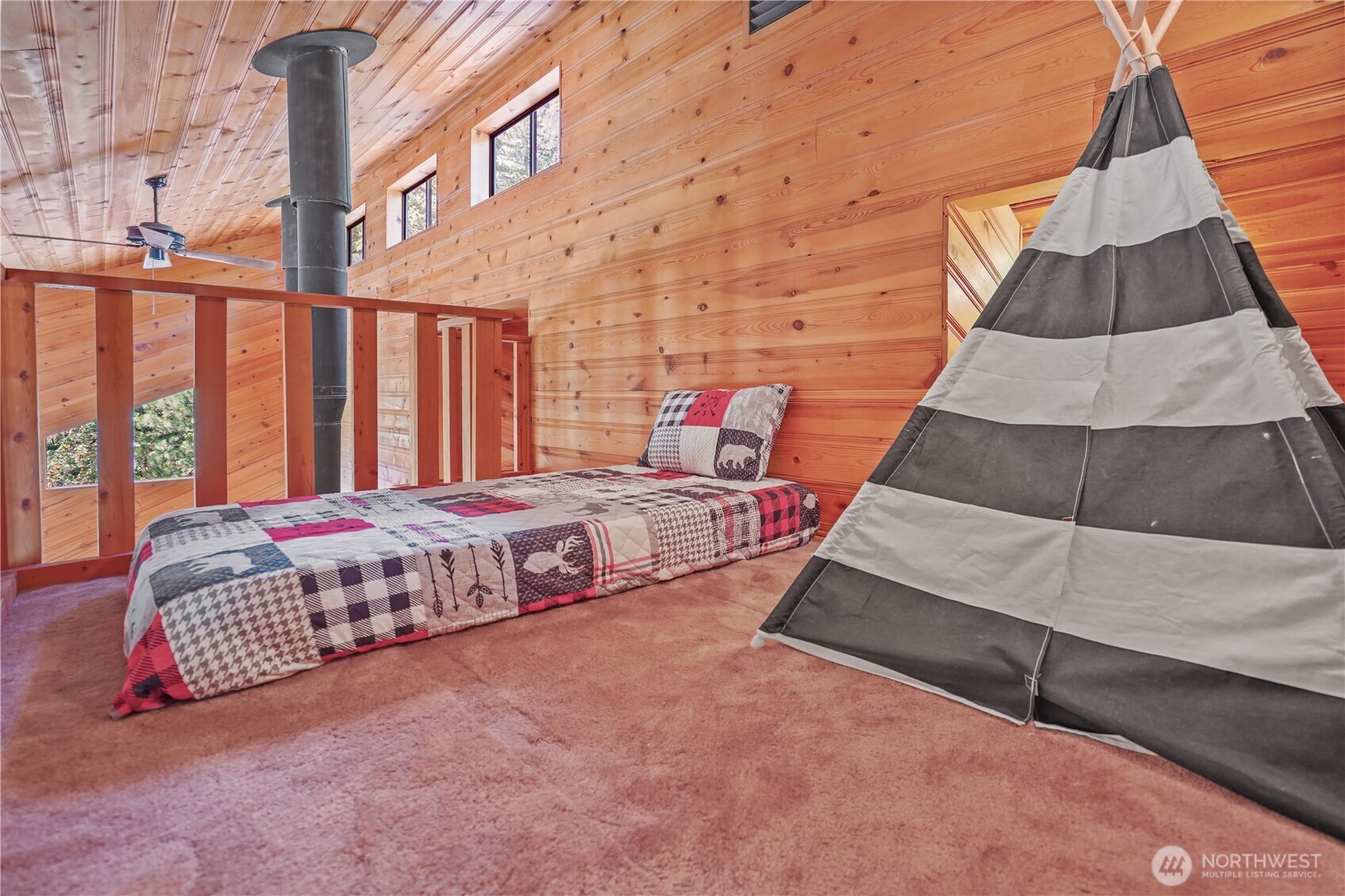 Leavenworth, Washington 98826, United States, 2 Bedrooms Bedrooms, ,2 BathroomsBathrooms,Residential,Pending,178399