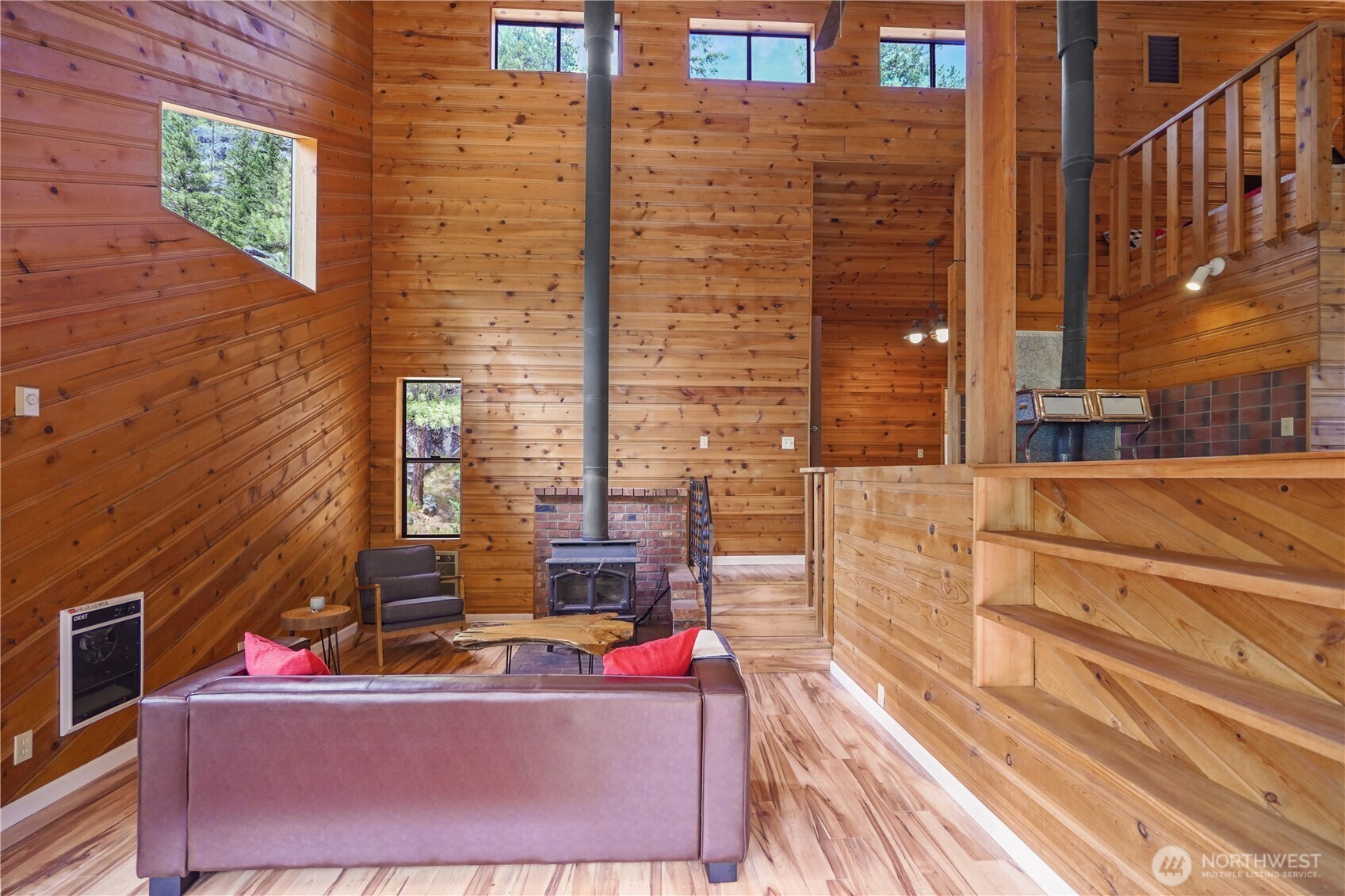 Leavenworth, Washington 98826, United States, 2 Bedrooms Bedrooms, ,2 BathroomsBathrooms,Residential,Pending,178399