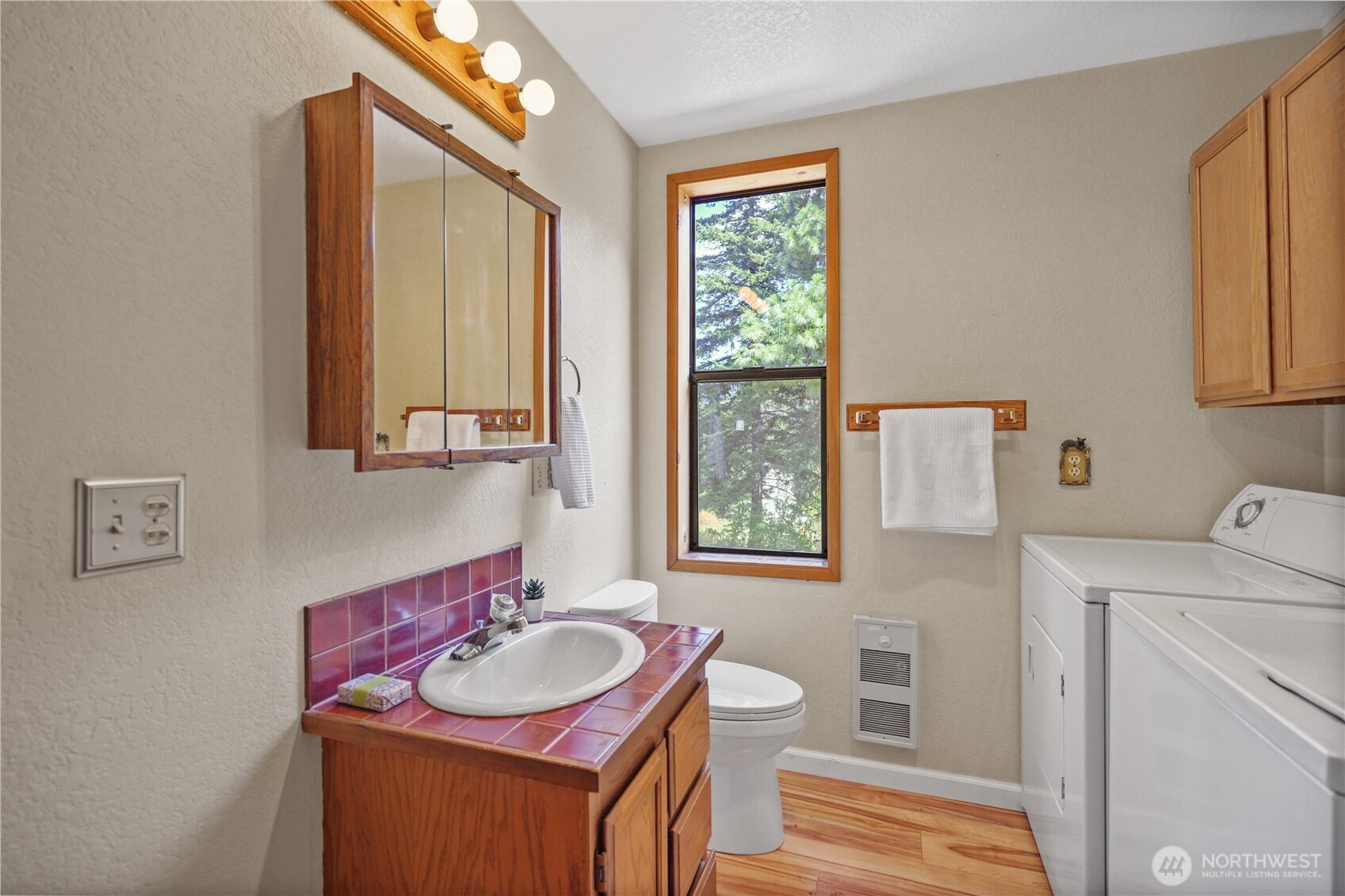 Leavenworth, Washington 98826, United States, 2 Bedrooms Bedrooms, ,2 BathroomsBathrooms,Residential,Pending,178399