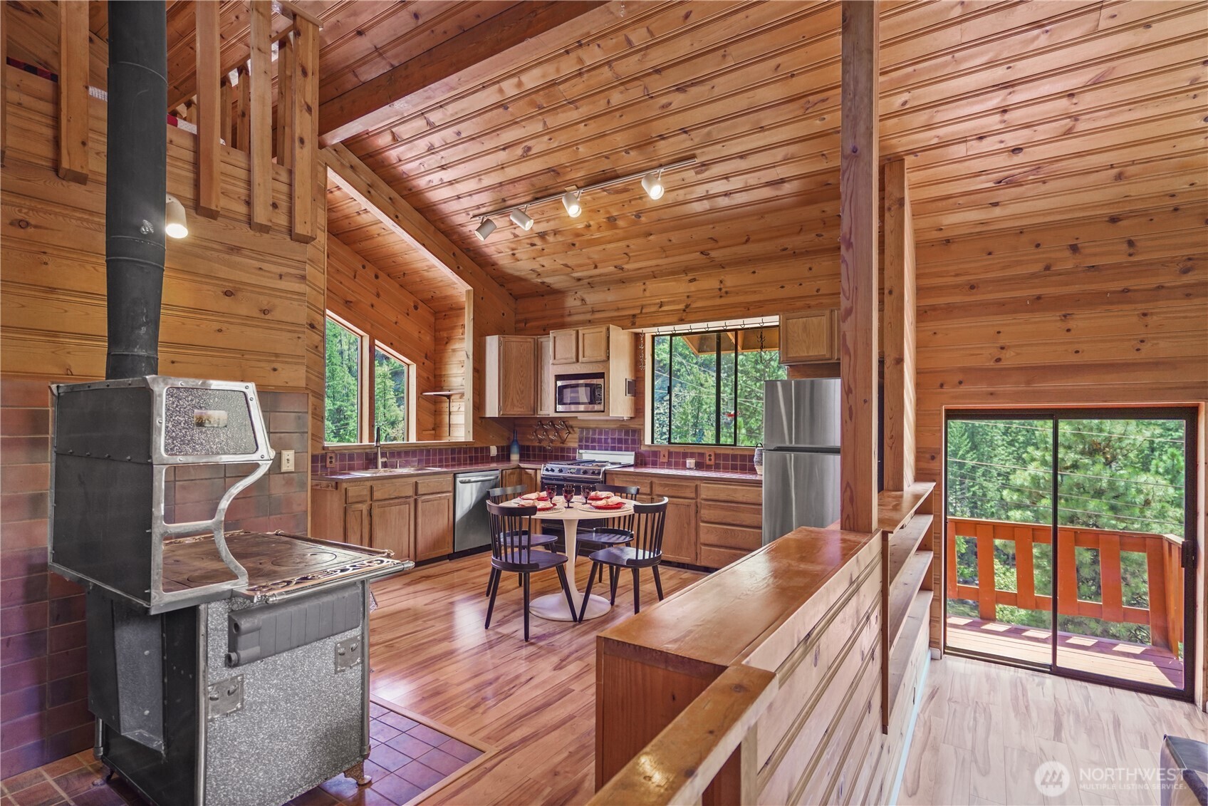 Leavenworth, Washington 98826, United States, 2 Bedrooms Bedrooms, ,2 BathroomsBathrooms,Residential,Pending,178399