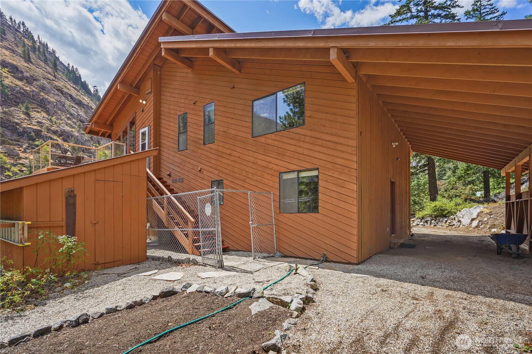 Leavenworth, Washington 98826, United States, 2 Bedrooms Bedrooms, ,2 BathroomsBathrooms,Residential,Pending,178399