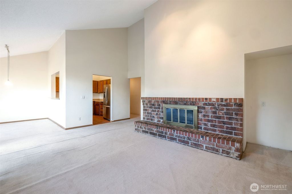 Photo of 1006 S 312th Street #233, Federal Way, WA 98003 (MLS # 2418728)