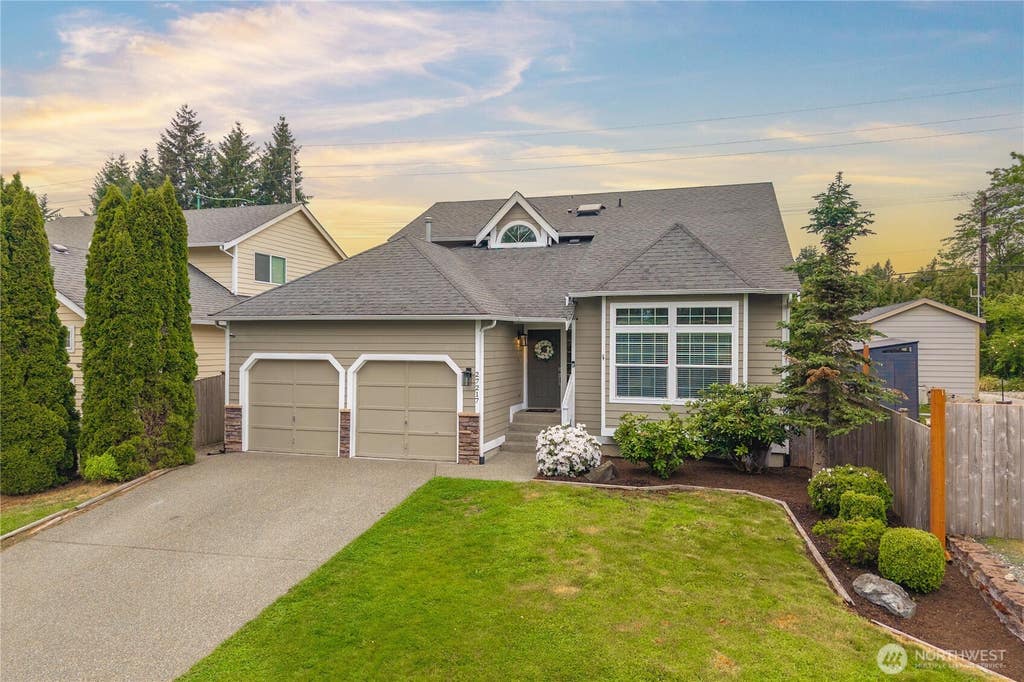 Photo of 27217 213th Place SE, Maple Valley, WA 98038 (MLS # 2495737)