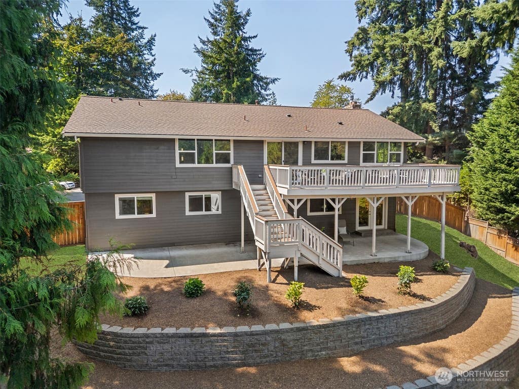 Photo of 1618 5th Place, Kirkland, WA 98033 (MLS # 2573779)