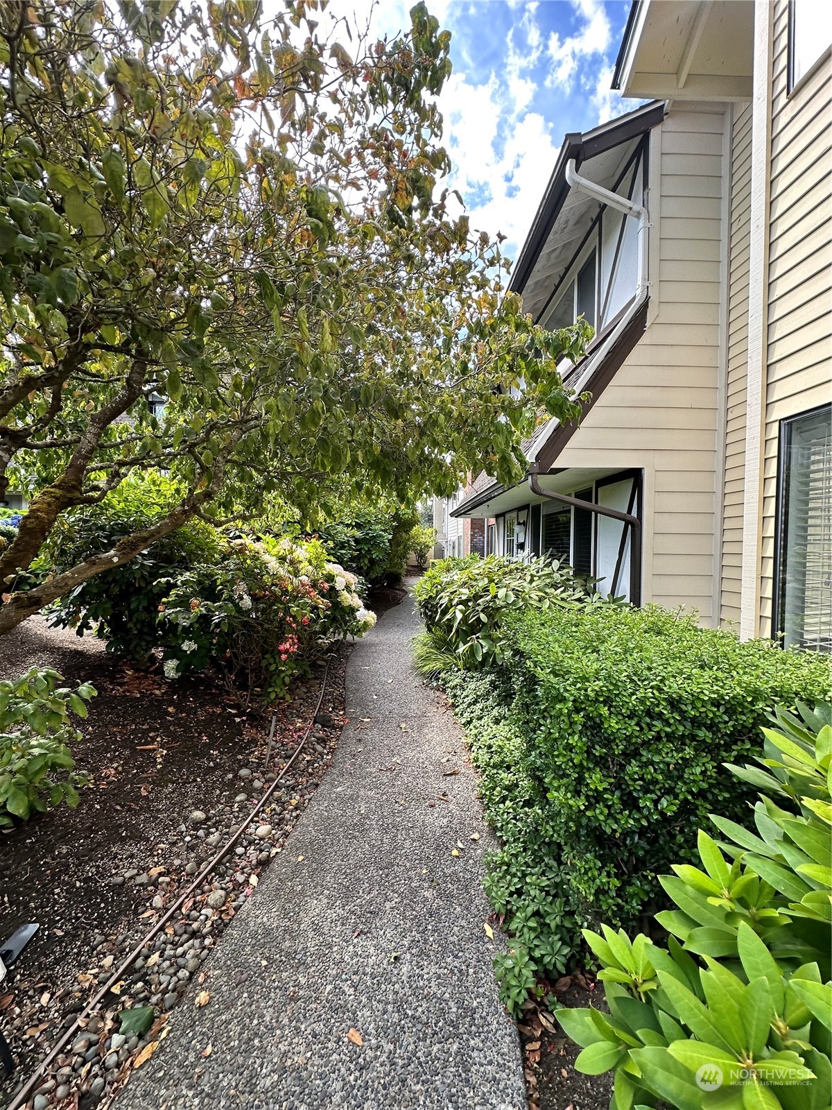 5959 S 12th 133