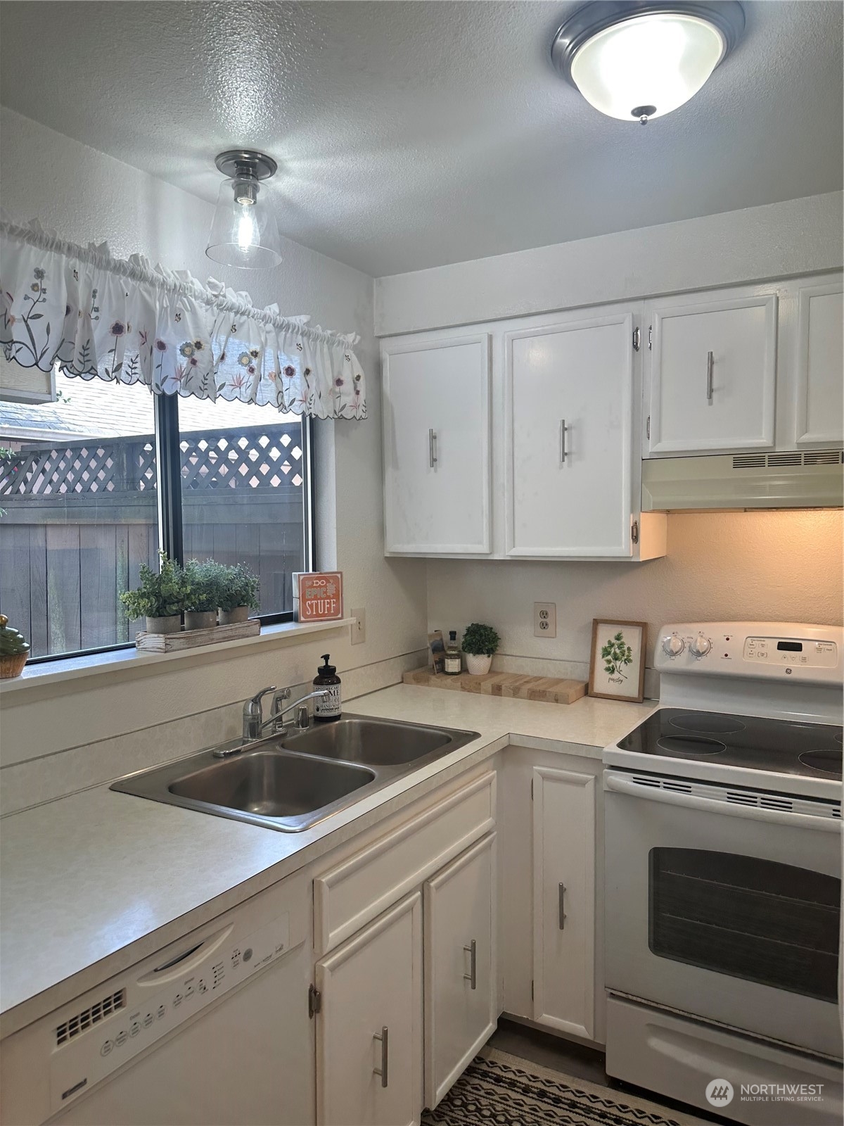 5959 S 12th 133
