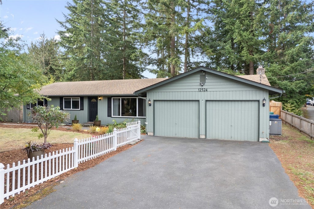 Photo of 12524 25th Avenue SE, Everett, WA 98208 (MLS # 2589796)