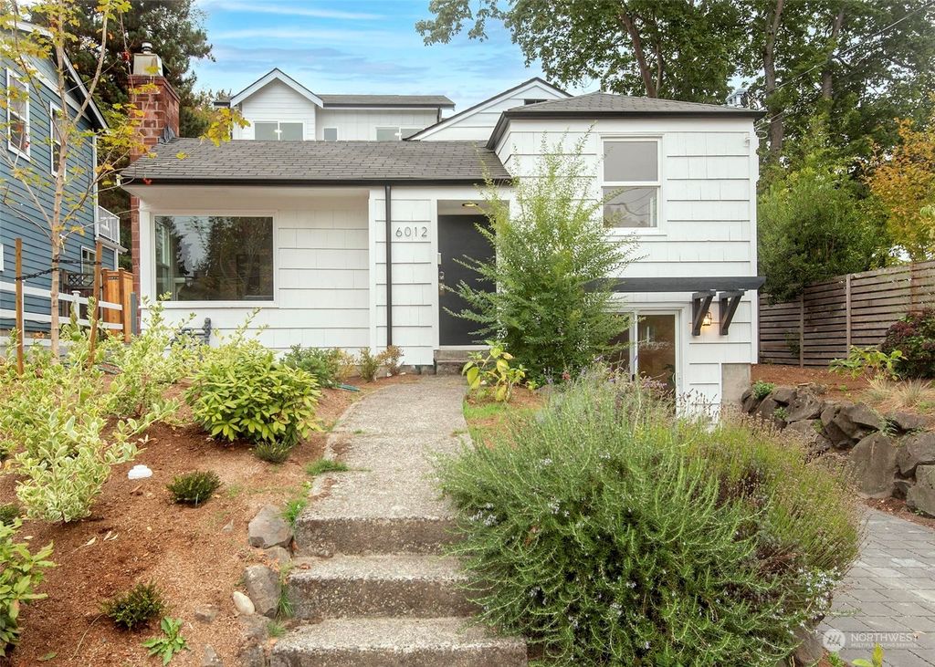 Photo of 6012 40th Avenue NE, Seattle, WA 98115 (MLS # 2016167)