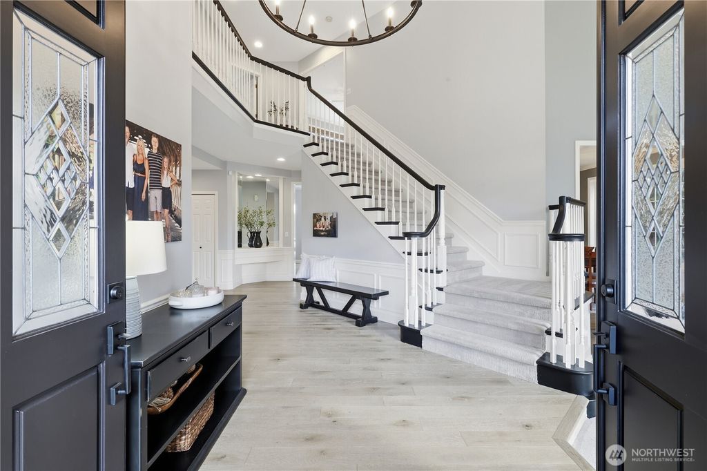 Photo of 27239 SE 27th Street, Sammamish, WA 98075 (MLS # 2482193)