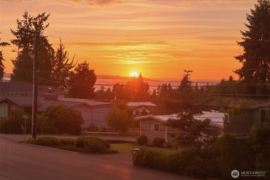 Photo of 1026 Glen Street, Edmonds, WA 98020 (MLS # 2435215)