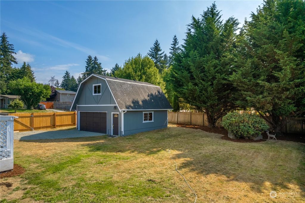 Photo of 1905 SW 351st Street, Federal Way, WA 98023 (MLS # 2027503)