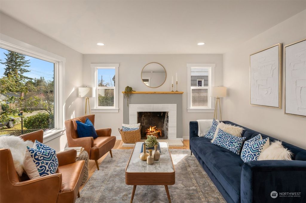 Photo of 11735 N Park Avenue N, Seattle, WA 98133 (MLS # 2041181)