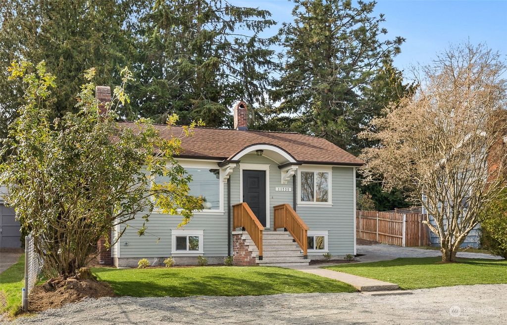 Photo of 11735 N Park Avenue N, Seattle, WA 98133 (MLS # 2041181)