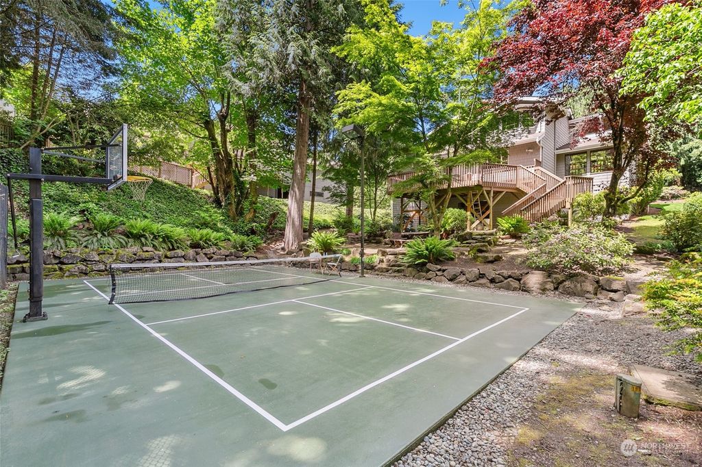 Photo of 4607 NE 194th Street, Lake Forest Park, WA 98155 (MLS # 2245056)