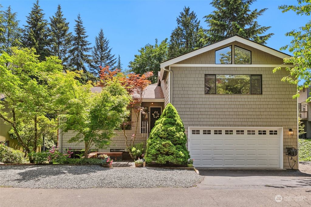 Photo of 4607 NE 194th Street, Lake Forest Park, WA 98155 (MLS # 2245056)