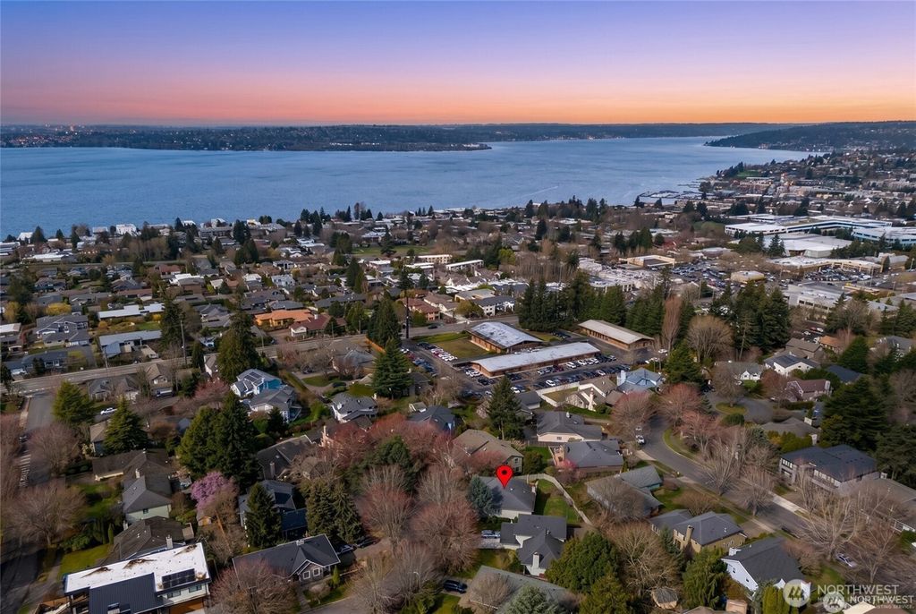 Photo of 6304 110th Avenue NE, Kirkland, WA 98033 (MLS # 2550110)