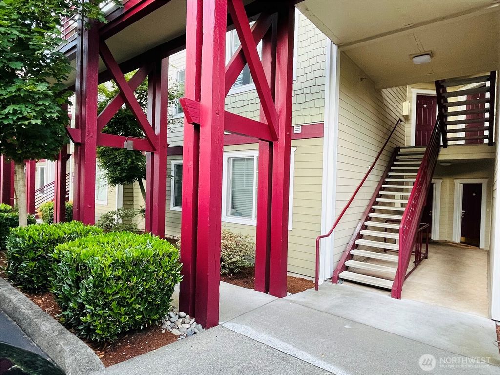 Photo of 13000 Admiralty Way #K106, Everett, WA 98204 (MLS # 2405812)