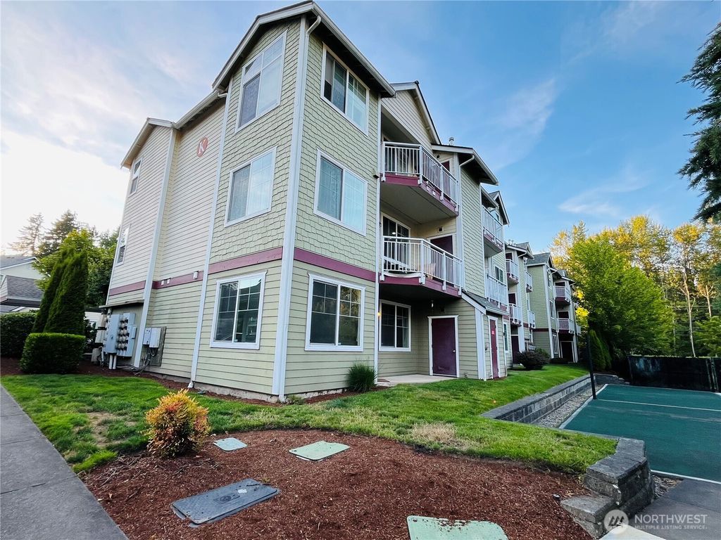 Photo of 13000 Admiralty Way #K106, Everett, WA 98204 (MLS # 2405812)