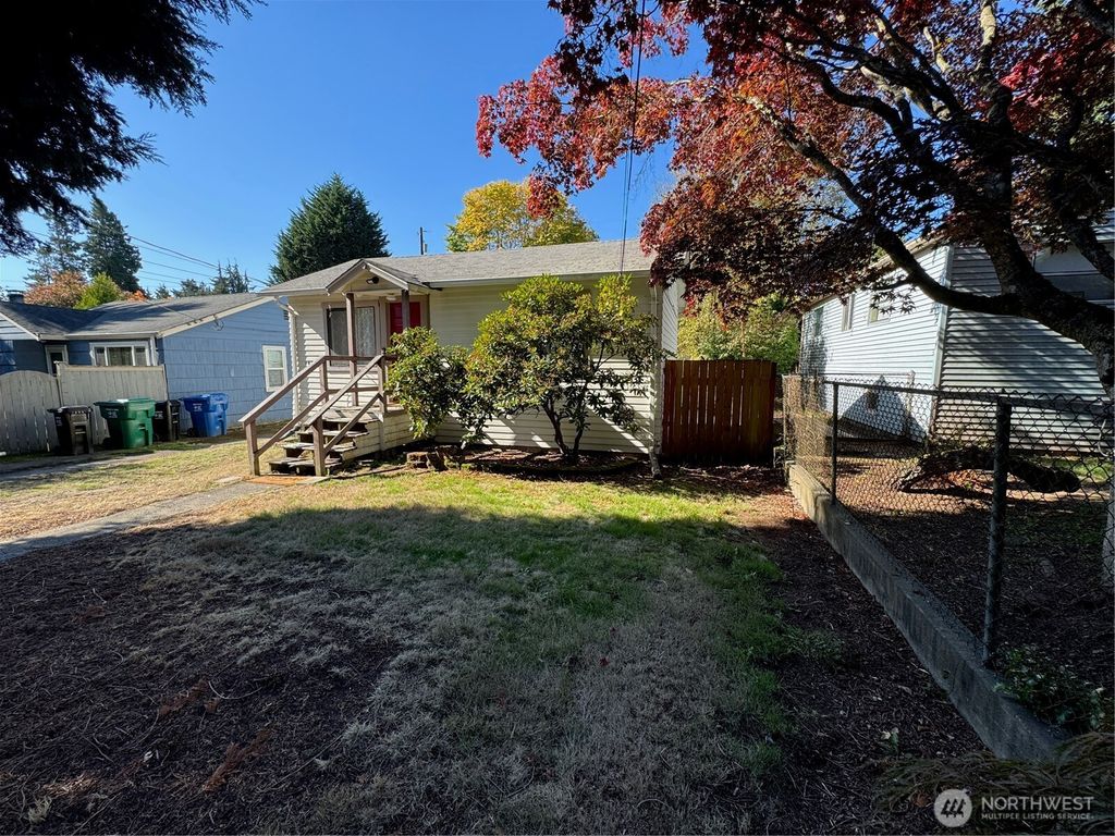 Photo of 10019 Interlake Avenue N, Seattle, WA 98133 (MLS # 2451540)